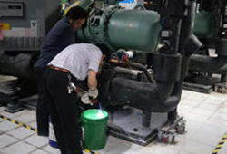 Refrigerant Oil Replacement